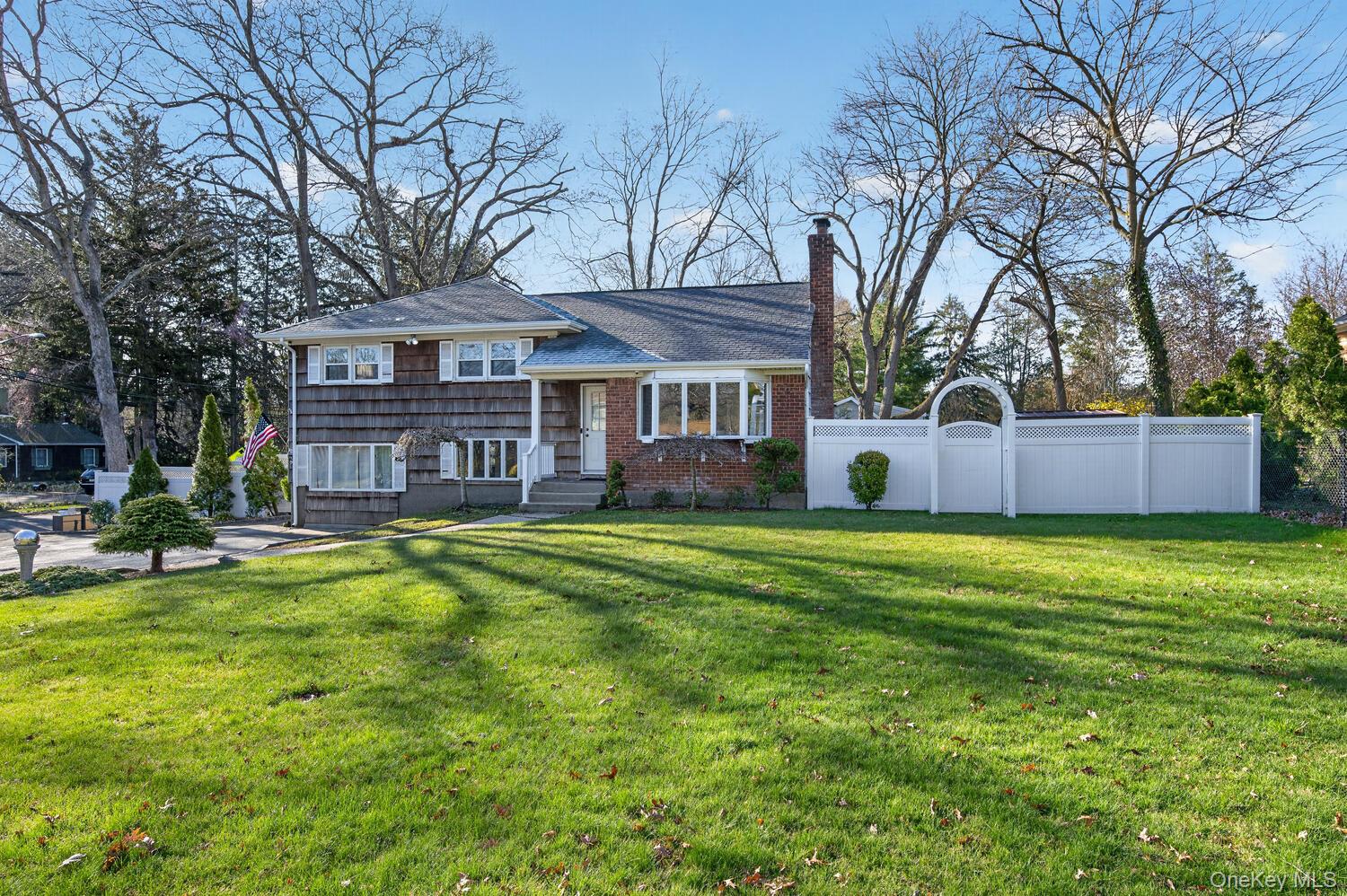 304 Maplewood Road Huntington Station, NY 11746 - Photo 6 of 29