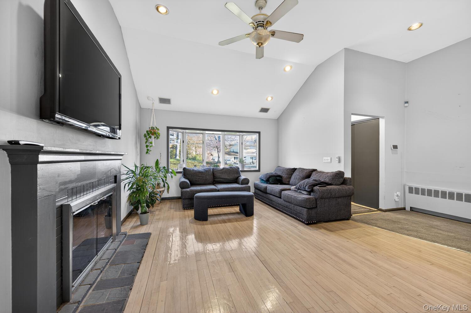 304 Maplewood Road Huntington Station, NY 11746 - Photo 7 of 29