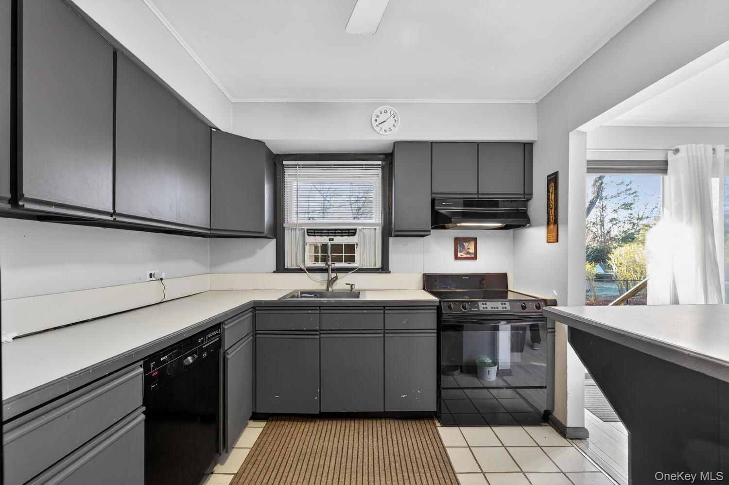 304 Maplewood Road Huntington Station, NY 11746 - Photo 10 of 29