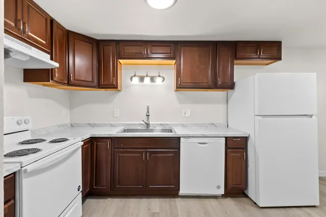 $190,000 | 2130 Elm View Drive, Unit H, Ashwaubenon, WI 54304