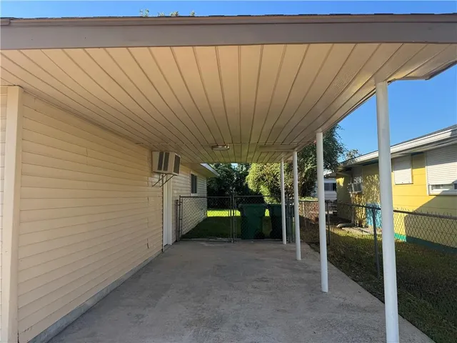 $189,800 | 157 Dillard Drive, Westwego, LA 70094