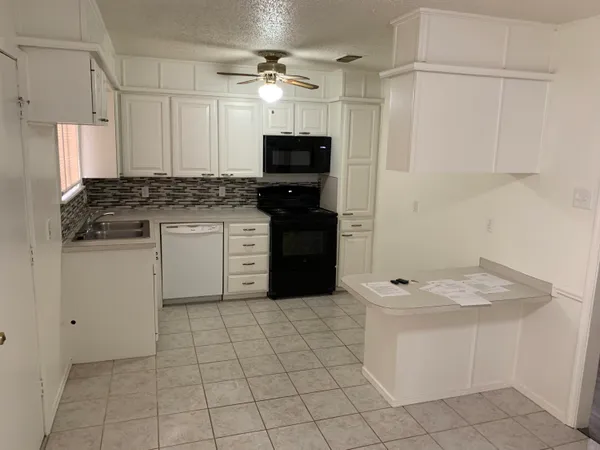 $1,100 | 3216 74th Street, Unit B, Lubbock, TX 79423
