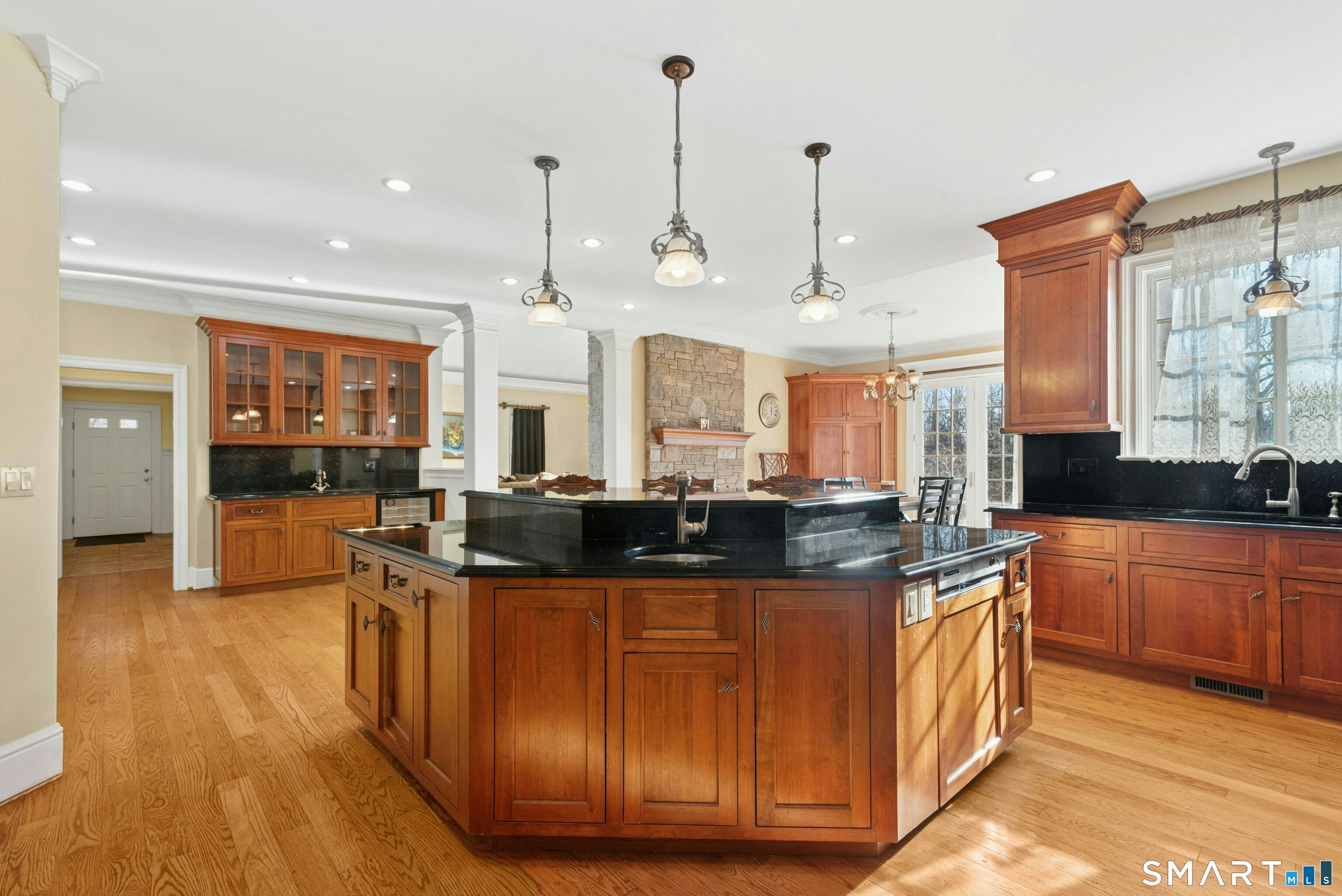 215 Old Mountain Road Farmington, CT 06032 - Photo 17 of 40