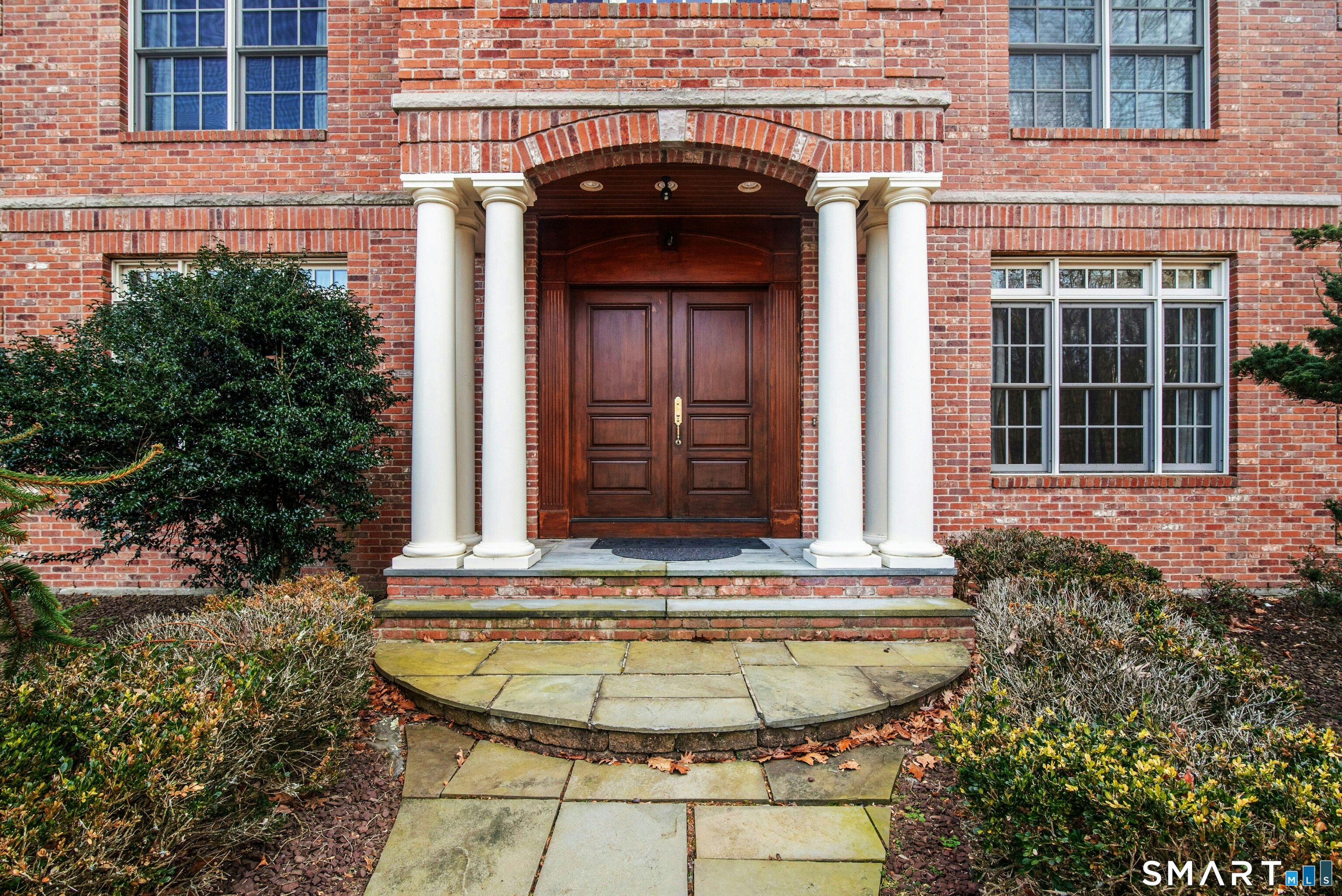 215 Old Mountain Road Farmington, CT 06032 - Photo 3 of 40