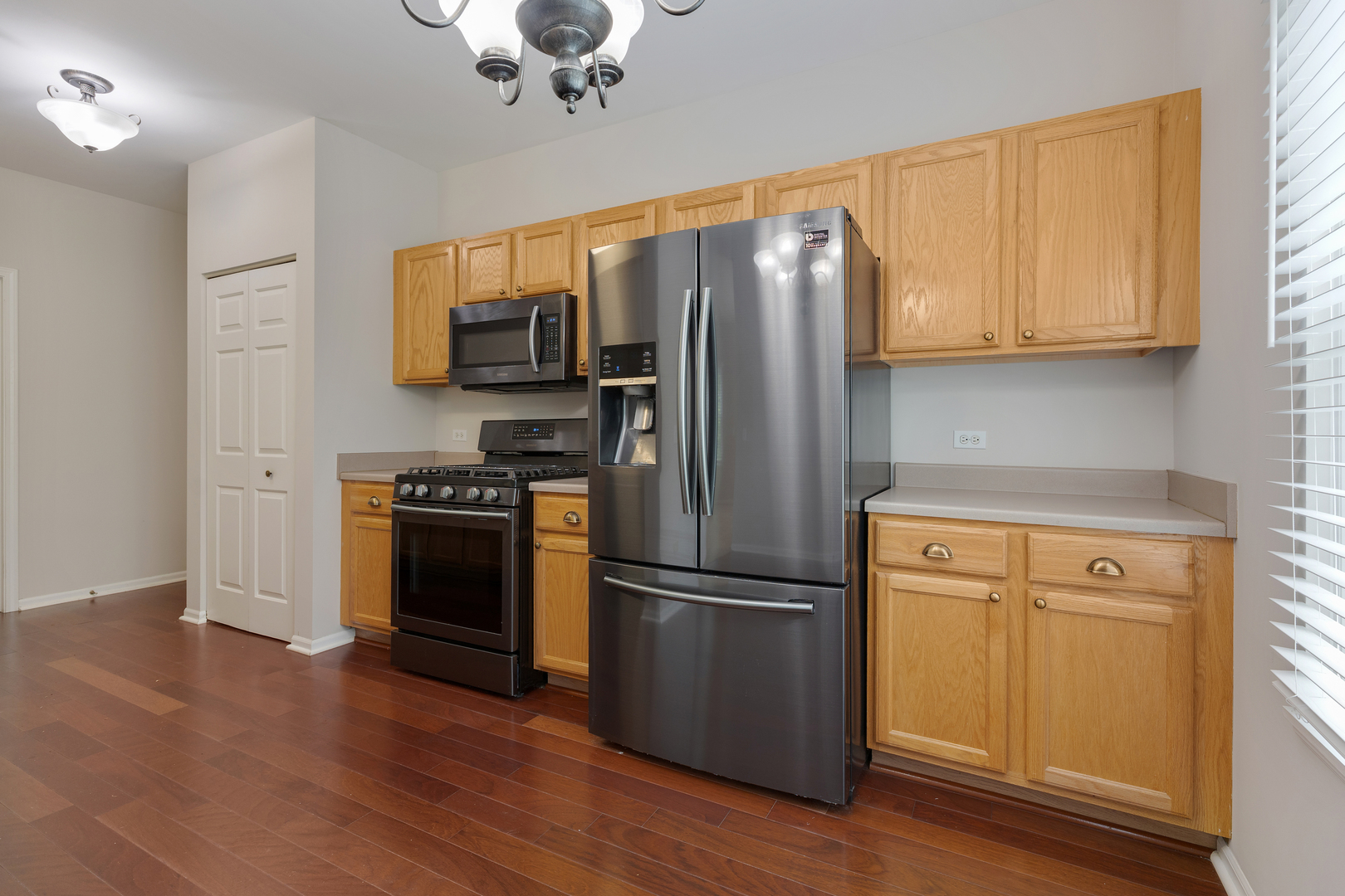 5261 Pebble Lane Crystal Lake, IL 60012 - Photo 5 of 16