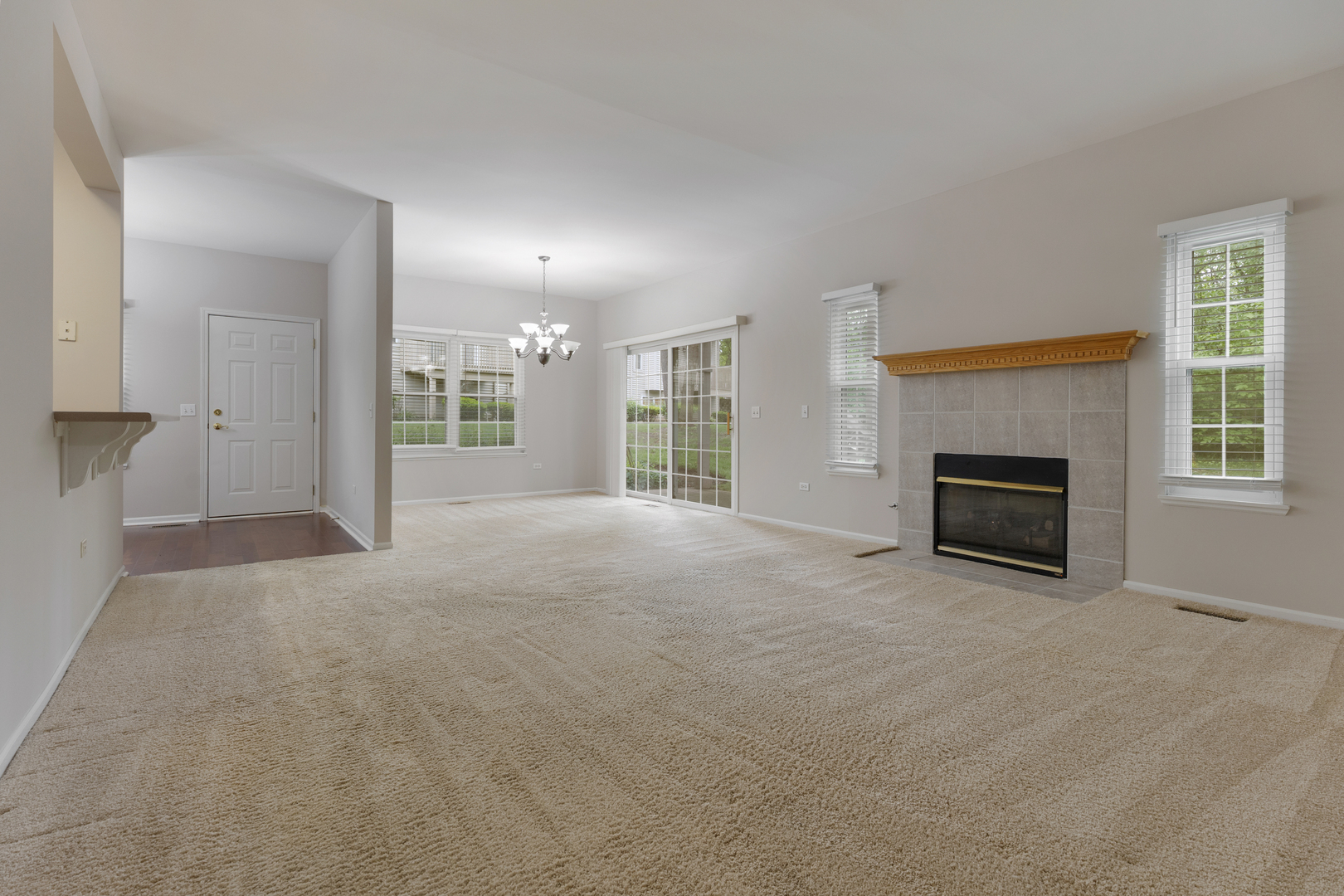 5261 Pebble Lane Crystal Lake, IL 60012 - Photo 8 of 16