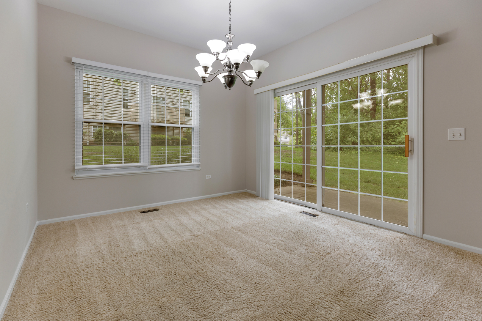 5261 Pebble Lane Crystal Lake, IL 60012 - Photo 10 of 16