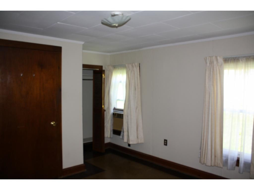 232 Edgefield Road Bristol, TN 37620 - Photo 16 of 35 bedroom 1 with bath