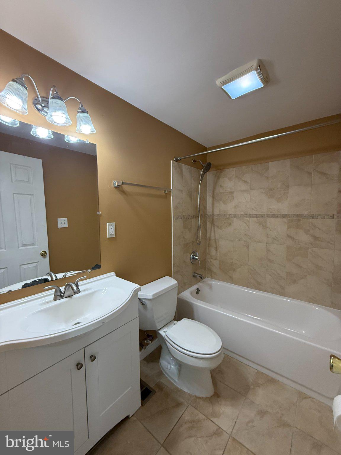 123 Winters Lane Baltimore, MD 21228 - Photo 8 of 28 Modern bathroom with elegant finishes.
