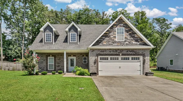 $2,300 | 374 Rye Drive, Clarksville, TN 37043
