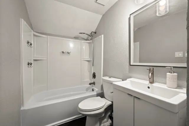 $2,000 | 22722 Braken Carter Lane, Katy, TX 77449