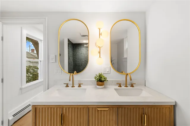 $824,900 | 51 Poplar Street, Unit 3, Newport, RI 02840