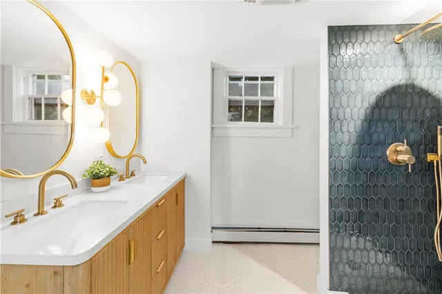 $824,900 | 51 Poplar Street, Unit 3, Newport, RI 02840