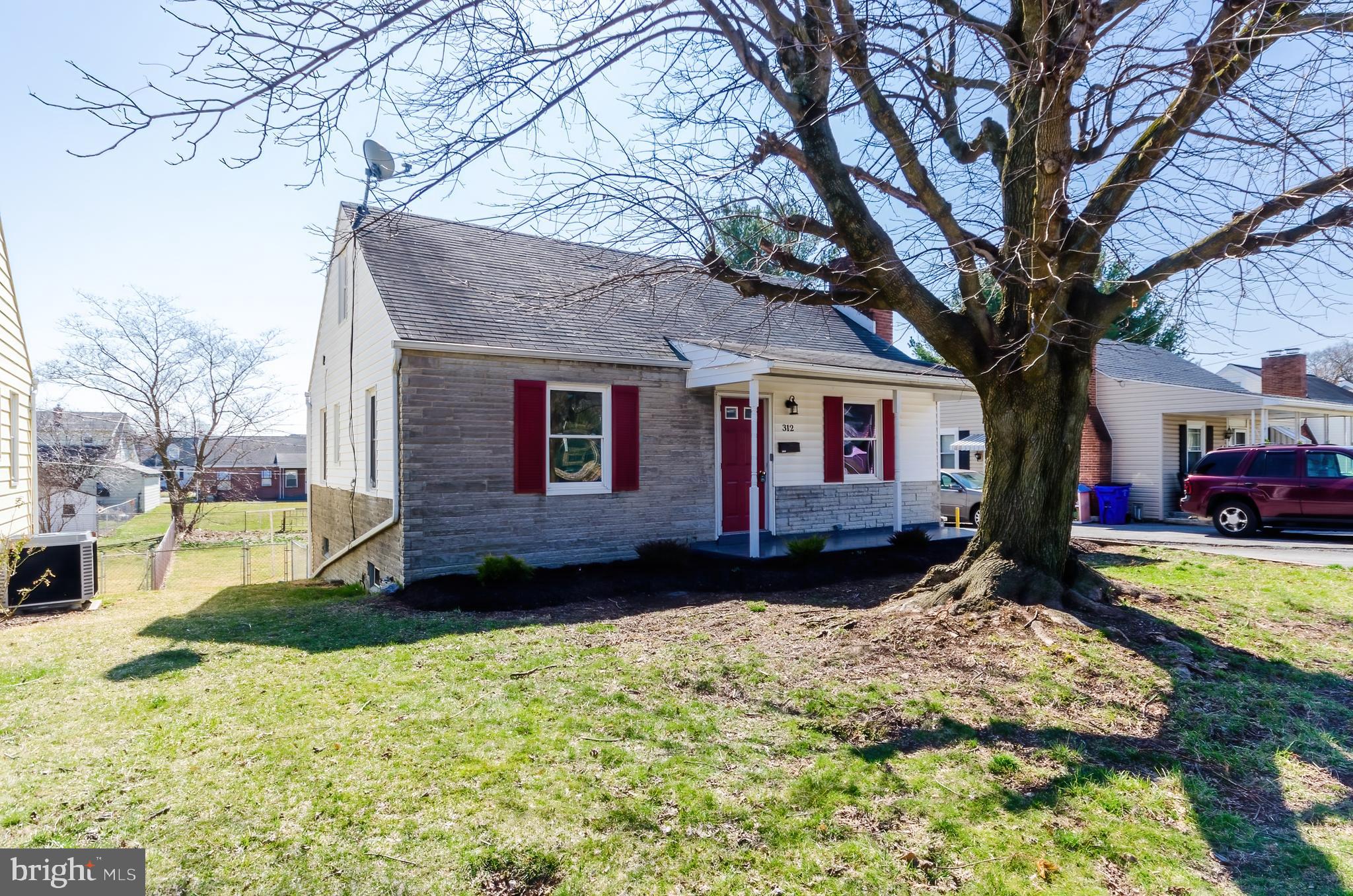 312 Wakefield Road Hagerstown, MD 21740 - Photo 2 of 37