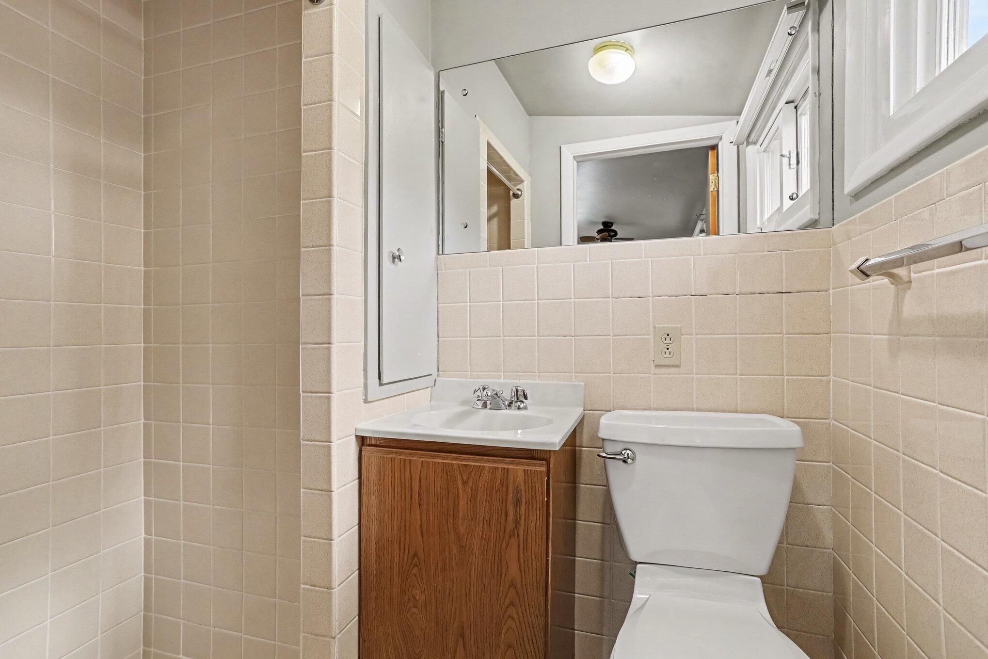 237 24th Street North Springfield, MI 49037 - Photo 17 of 25 014_file_8235