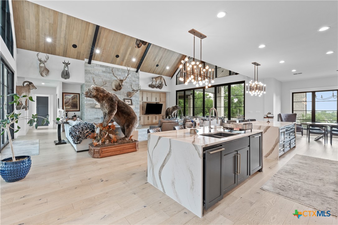 19102 Post Oak Road Bartlett, TX 76511 - Photo 9 of 43 a kitchen with lots of counter top space