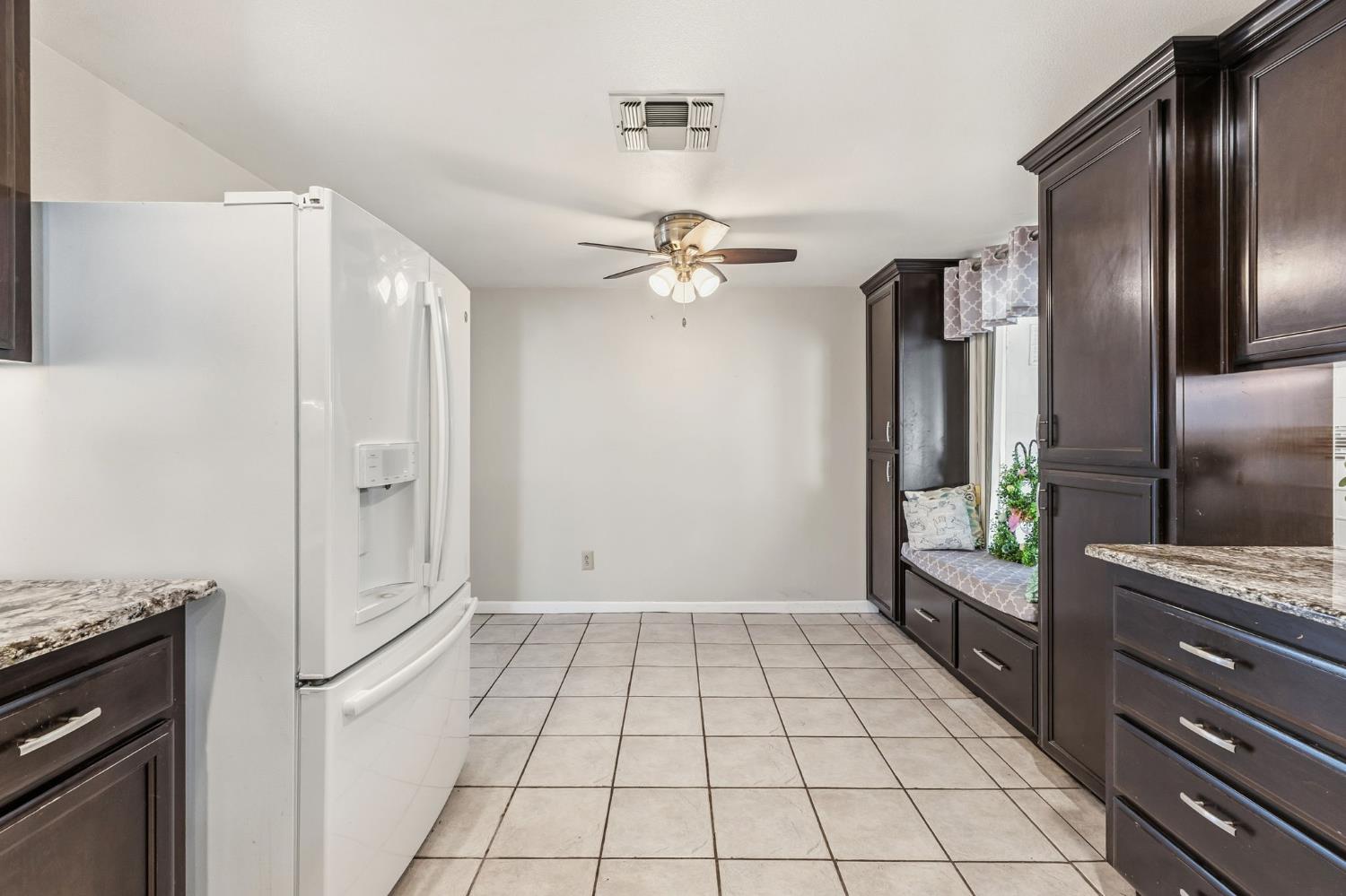 402 Mainberry Drive Madera, CA 93637 - Photo 14 of 34