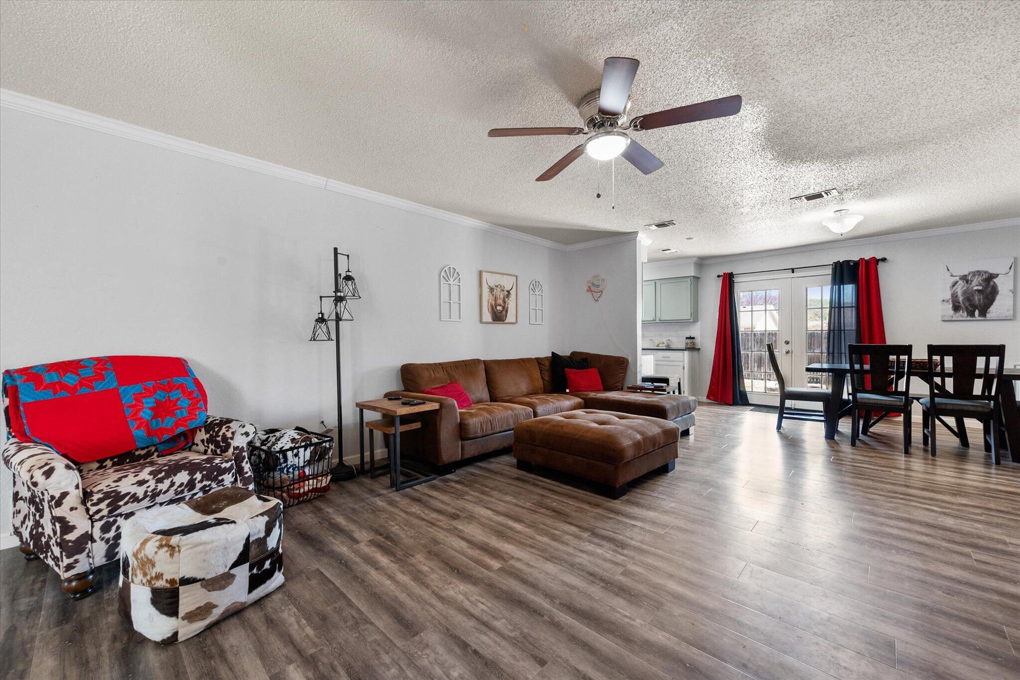8811 Flint Avenue Lubbock, TX 79423 - Photo 6 of 30 04-8811 Flint_9080