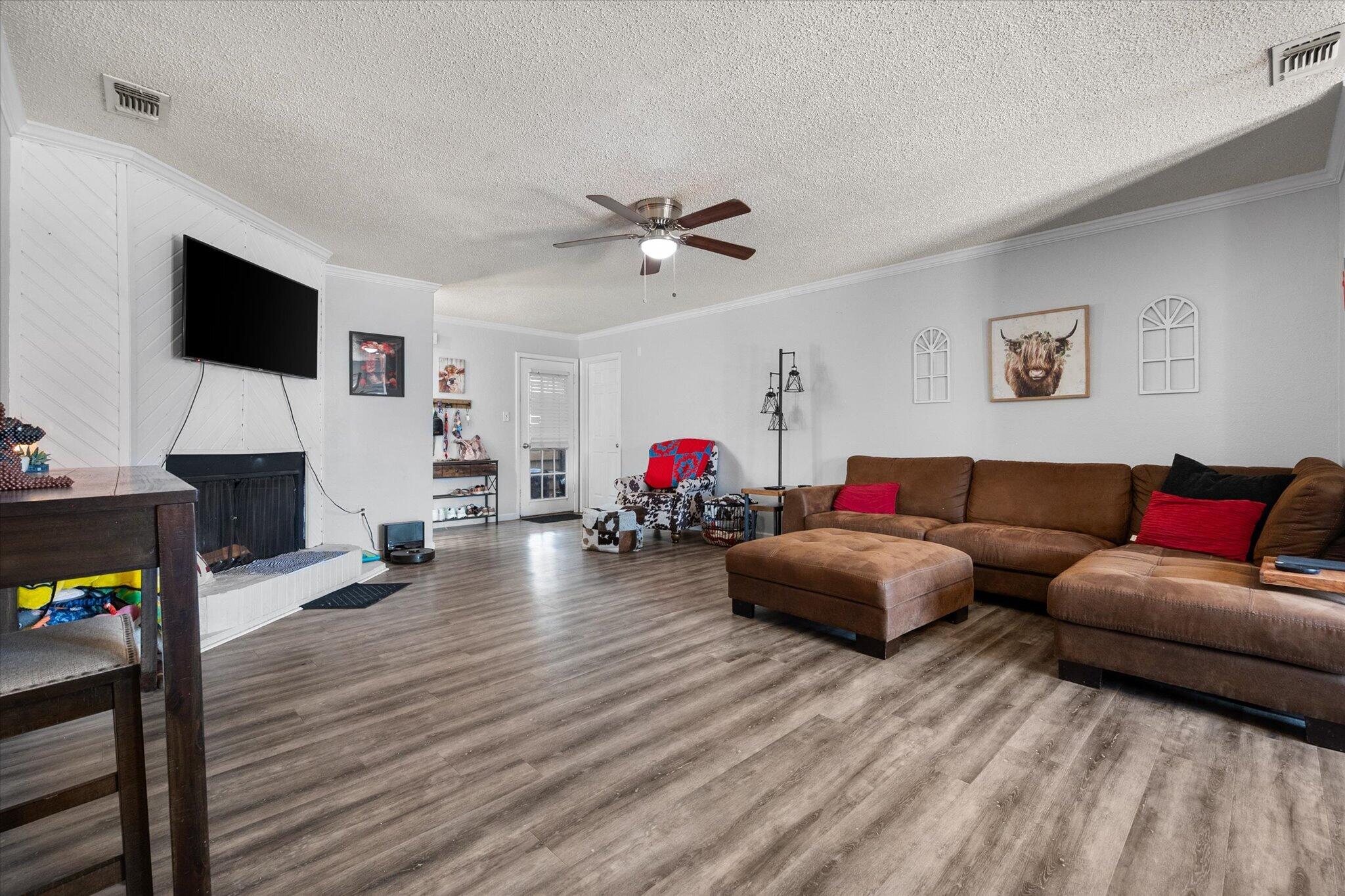 8811 Flint Avenue Lubbock, TX 79423 - Photo 7 of 30 05-8811 Flint_9085