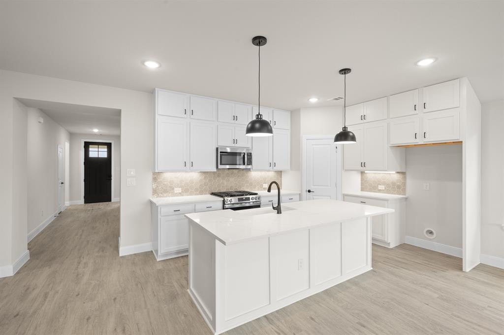 1124 Abigail Way Midlothian, TX 76065 - Photo 16 of 28 1124 Abigail- Kitchen-1