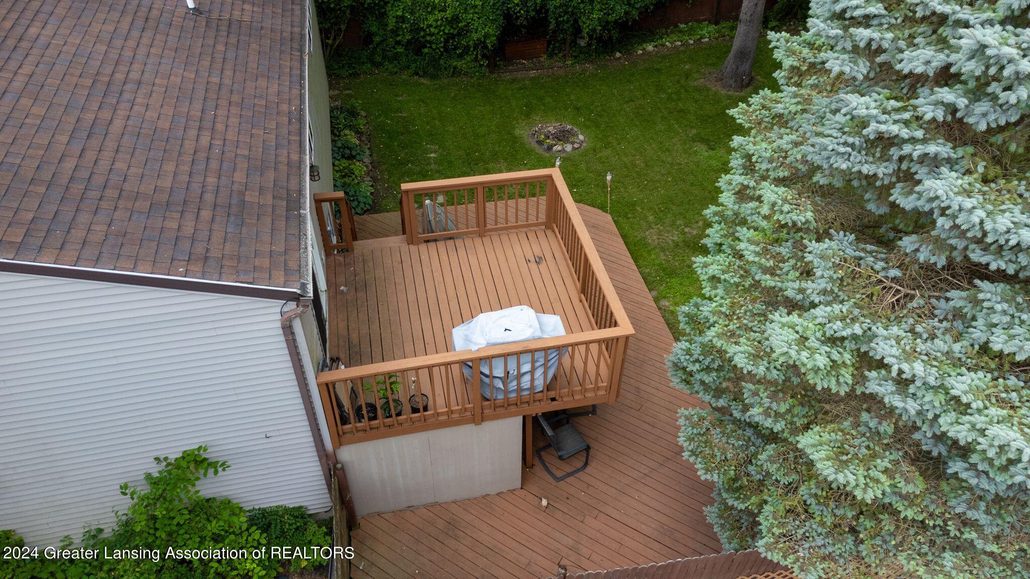 5901 Rockingham Drive Lansing, MI 48911 - Photo 31 of 42 elWwefYM - Copy
