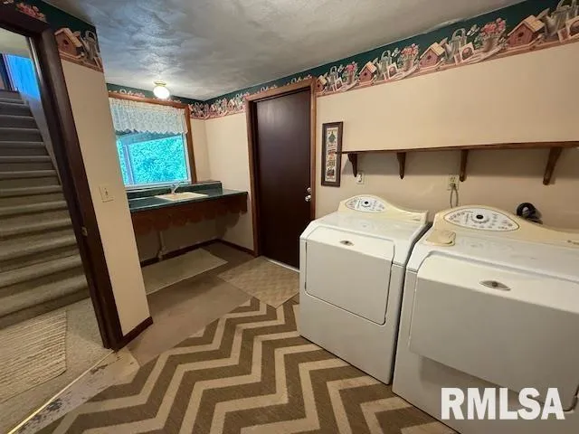 $399,900 | 11 Marty Lane, Macomb, IL 61455