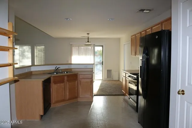 $2,200 | 11292 North 161st Drive, Surprise, AZ 85379