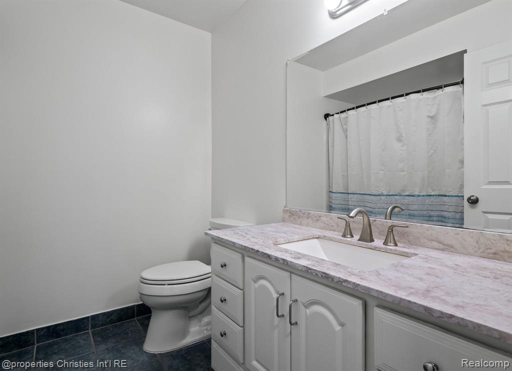23414 Middlebelt Road Farmington, MI 48336 - Photo 14 of 19
