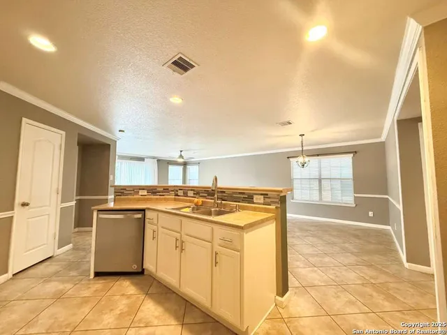 $2,400 | 11222 Branding Depot, San Antonio, TX 78254