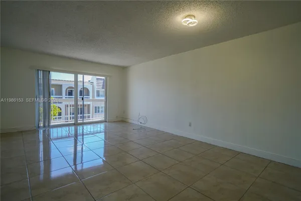 $2,200 | 7920 Camino Real, Unit M401, Miami, FL 33143