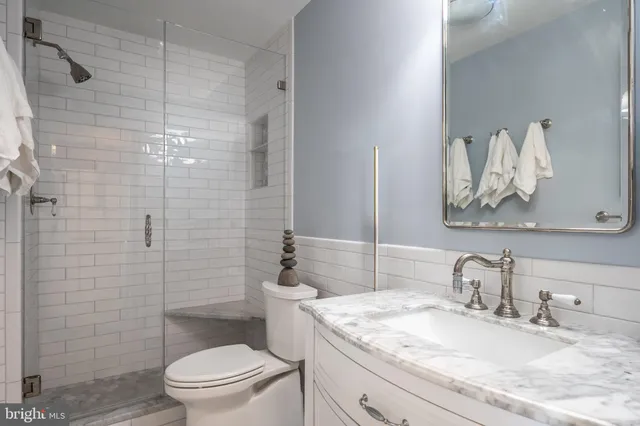 a picture of city view