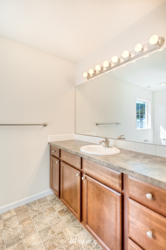16230 Southeast 138th Place Renton, WA 98059 - Photo 12 of 15 Gallery Image 12