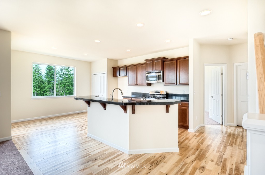 16230 Southeast 138th Place Renton, WA 98059 - Photo 4 of 15 Gallery Image 4