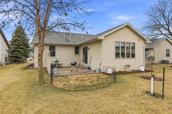 $299,900 | 22 Spencer Village Court, Appleton, WI 54914