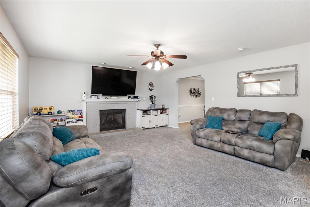 953 Benjamin Drive O'Fallon, IL 62269 - Photo 6 of 35