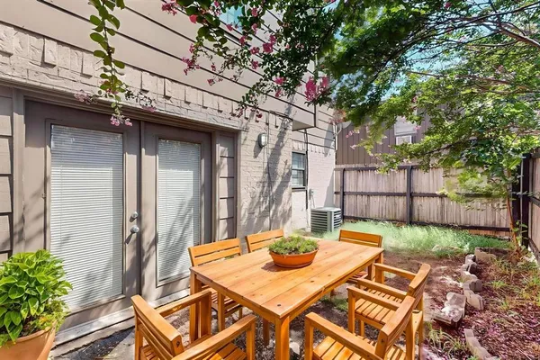 $1,700 | 5320 Columbia Avenue, Dallas, TX 75214