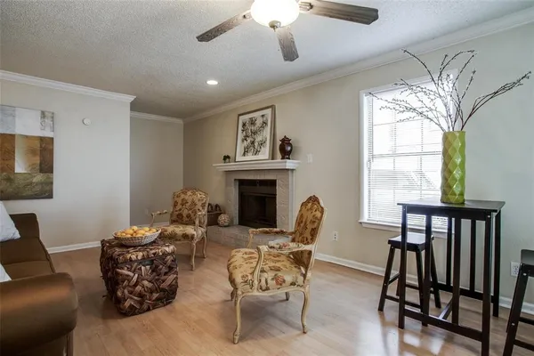 $1,700 | 5320 Columbia Avenue, Dallas, TX 75214