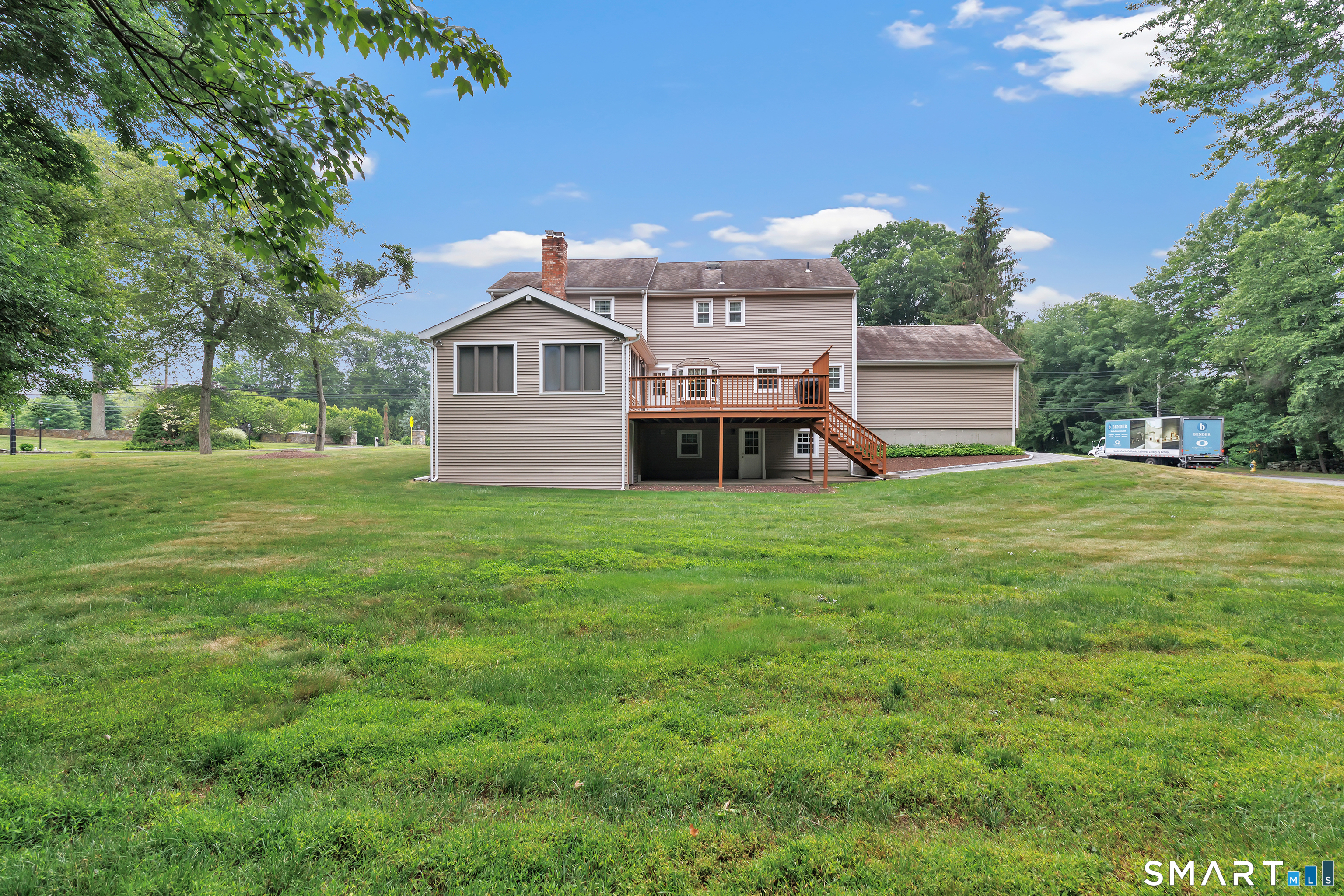 460 Stonehouse Road Trumbull, CT 06611 - Photo 22 of 25