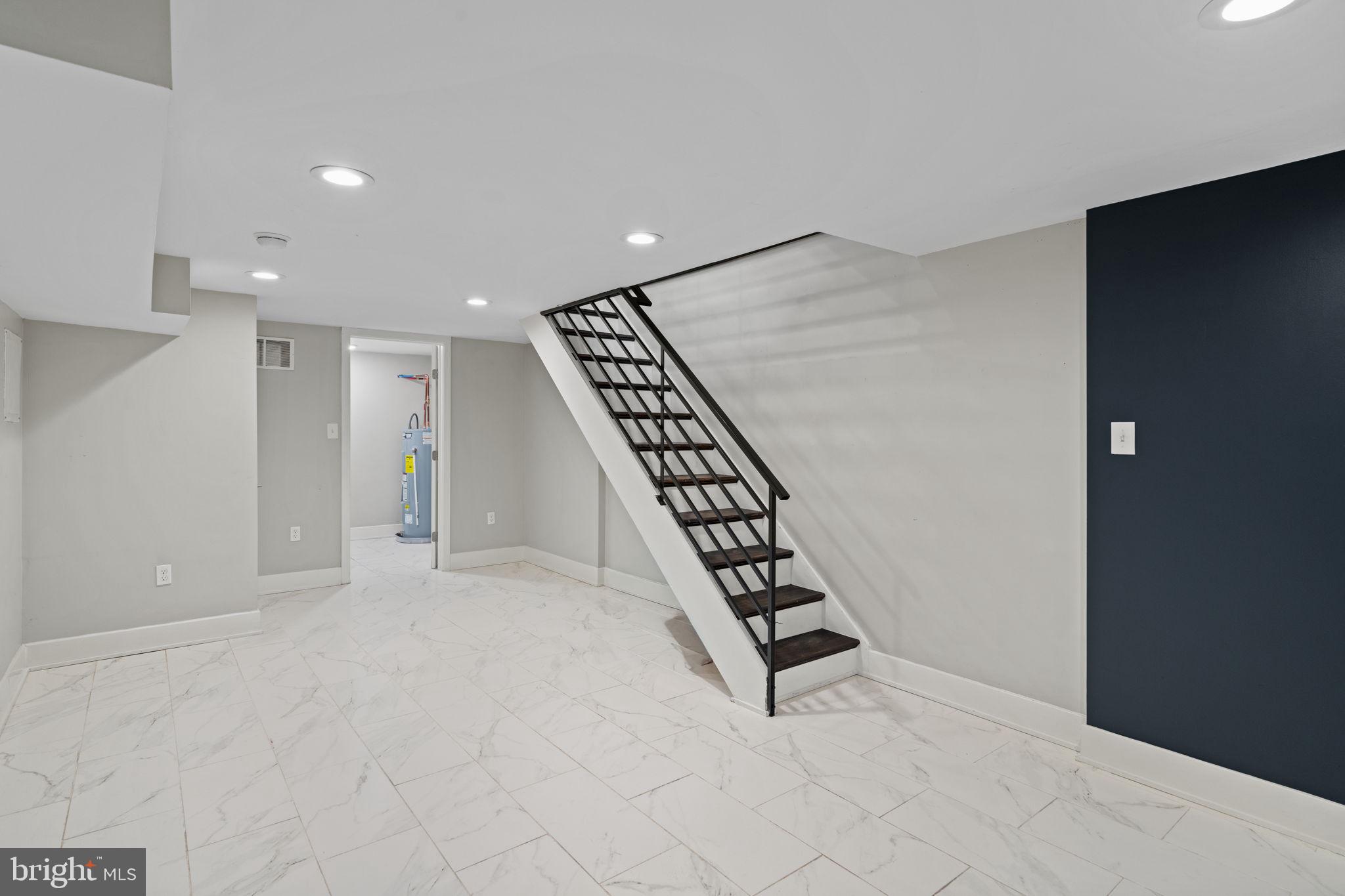 1629 South Camac Street Philadelphia, PA 19148 - Photo 31 of 34 an empty room with white walls and white walls