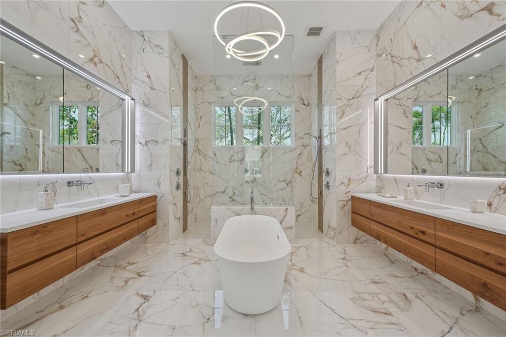 3280 Crayton Road Naples, FL 34103 - Photo 13 of 37