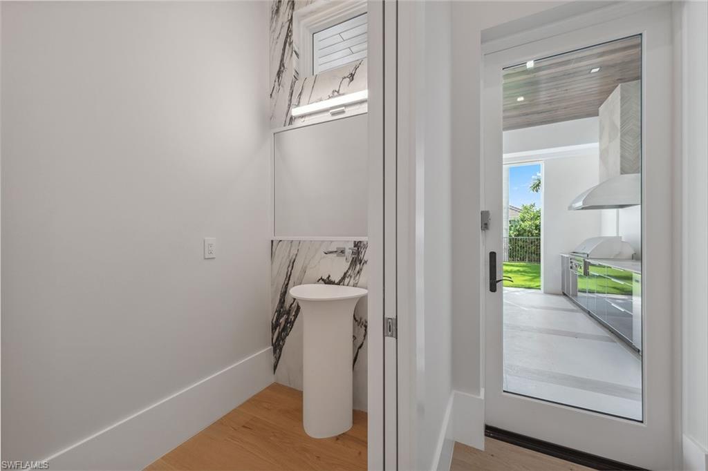 3280 Crayton Road Naples, FL 34103 - Photo 27 of 37