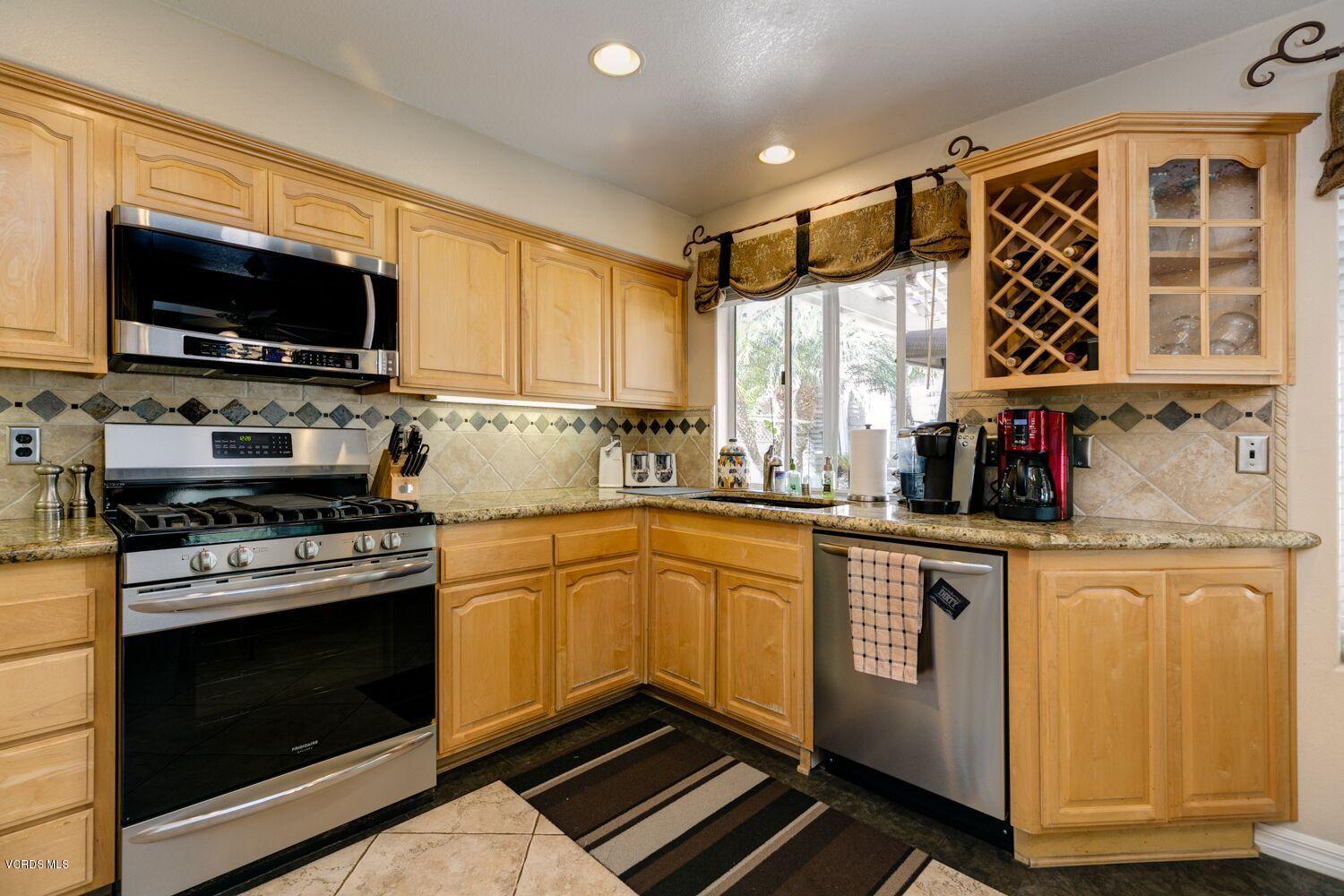 9393 Hollister Street Ventura, CA 93004 - Photo 11 of 34 TwoFishDigital_9393Hollister-12_preview