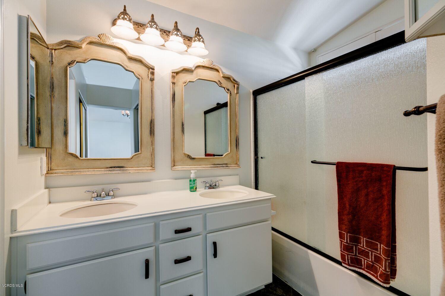 9393 Hollister Street Ventura, CA 93004 - Photo 20 of 34 TwoFishDigital_9393Hollister-24_preview