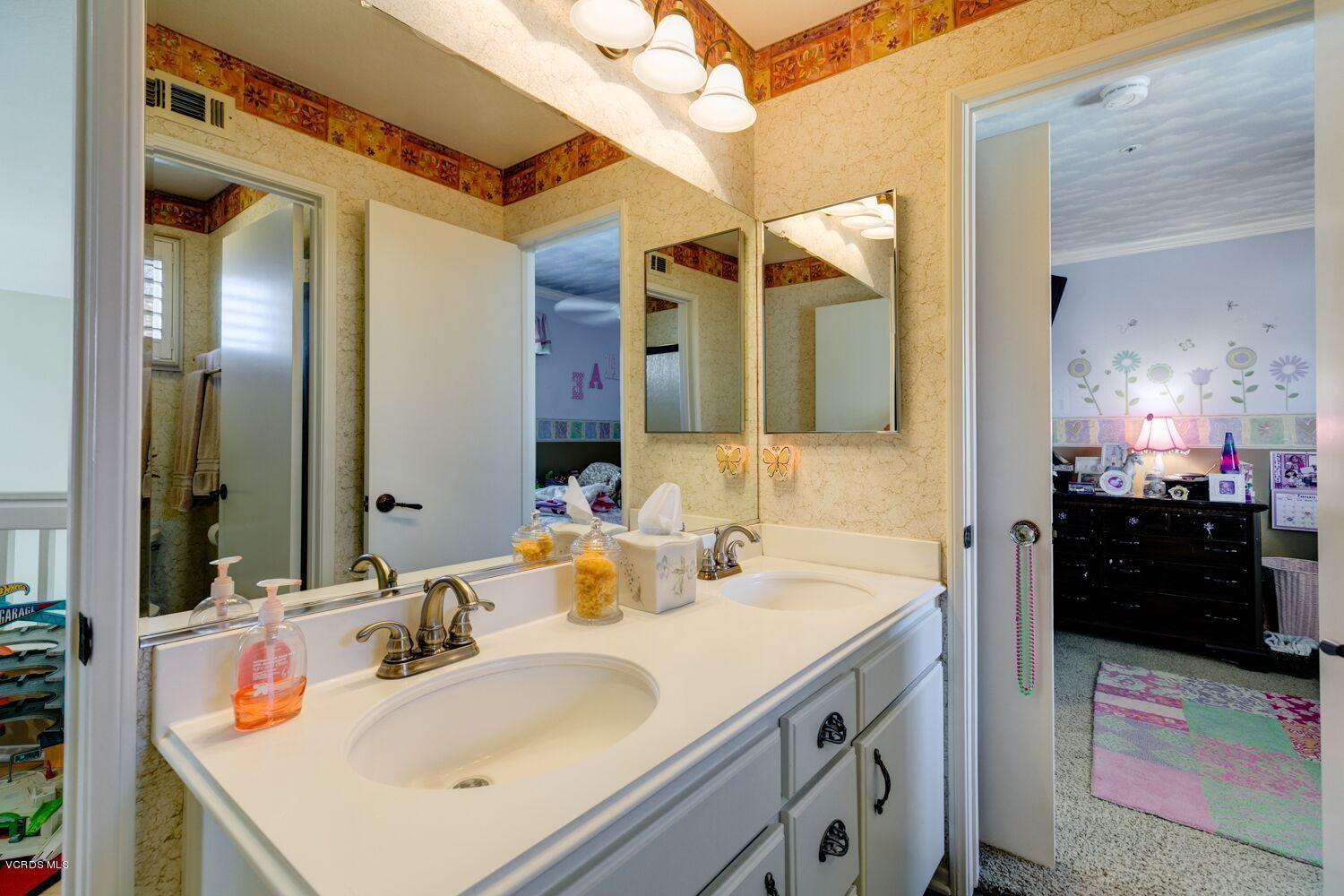 9393 Hollister Street Ventura, CA 93004 - Photo 24 of 34 TwoFishDigital_9393Hollister-28_preview