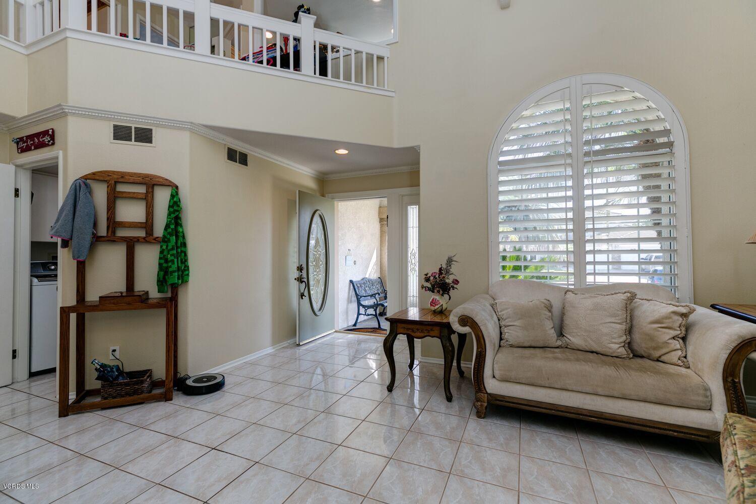 9393 Hollister Street Ventura, CA 93004 - Photo 6 of 34 TwoFishDigital_9393Hollister-7_preview