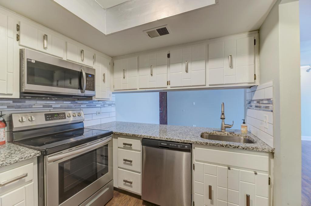 830 Elder Road, Unit B303 Homewood, IL 60430 - Photo 4 of 23