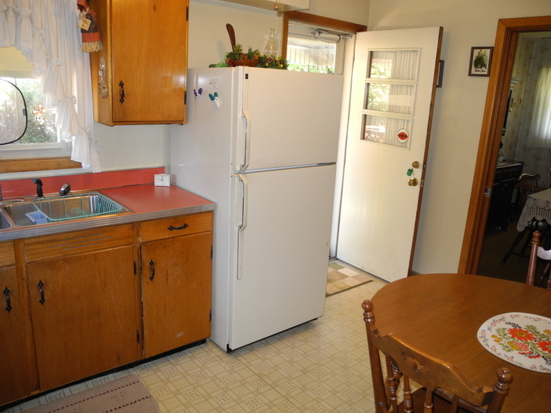 5132 Hazelridge Road Northwest Roanoke, VA 24012 - Photo 7 of 15 Eat-in Kitchen