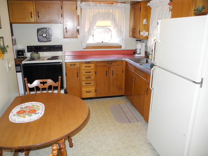 5132 Hazelridge Road Northwest Roanoke, VA 24012 - Photo 8 of 15 Kitchen