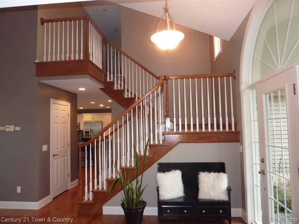 9255 Ridge Road Goodrich, MI 48438 - Photo 10 of 25 2 STORY FOYER W/OPEN STAIRWAY