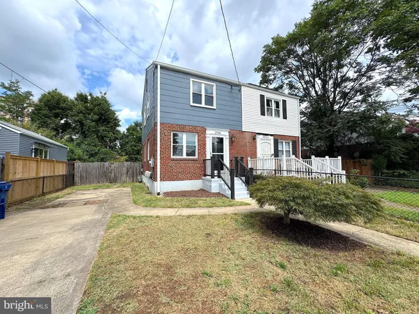 $2,950 | 5700 Fenwick Drive, Alexandria, VA 22303